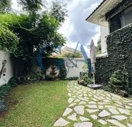 CASA EN VALLE REAL FRENTE APARQUE