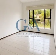 CASA EN VENTA DENTRO DE COTO EN VALLE REAL