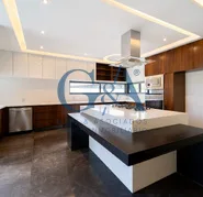 CASA EN VENTA EN VALLE REAL SOBRE AVENIDA