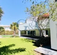CASA EN RENTA CON ALBERCA EN VALLE REAL (Copia)