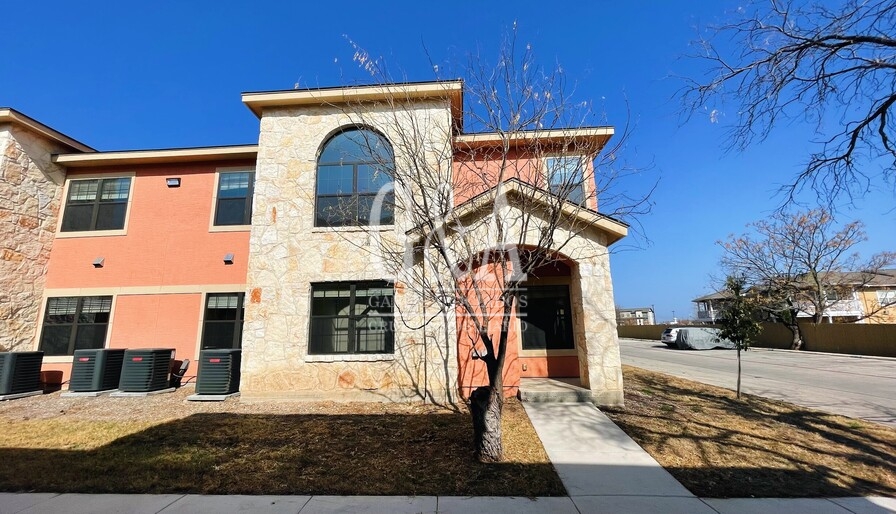 SAN ANTONIO TX TOWNHOUSE