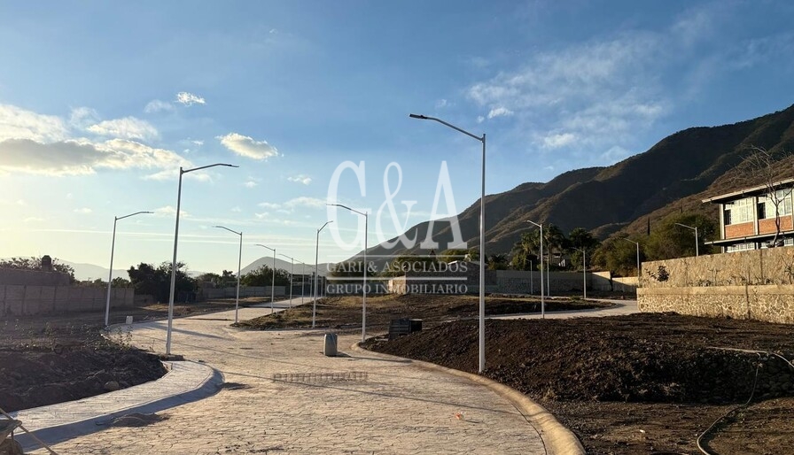 San Juan Cosala, FLORENTINA RESIDENCIAL.