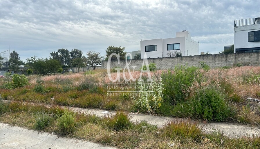 Solares Terreno en Venta