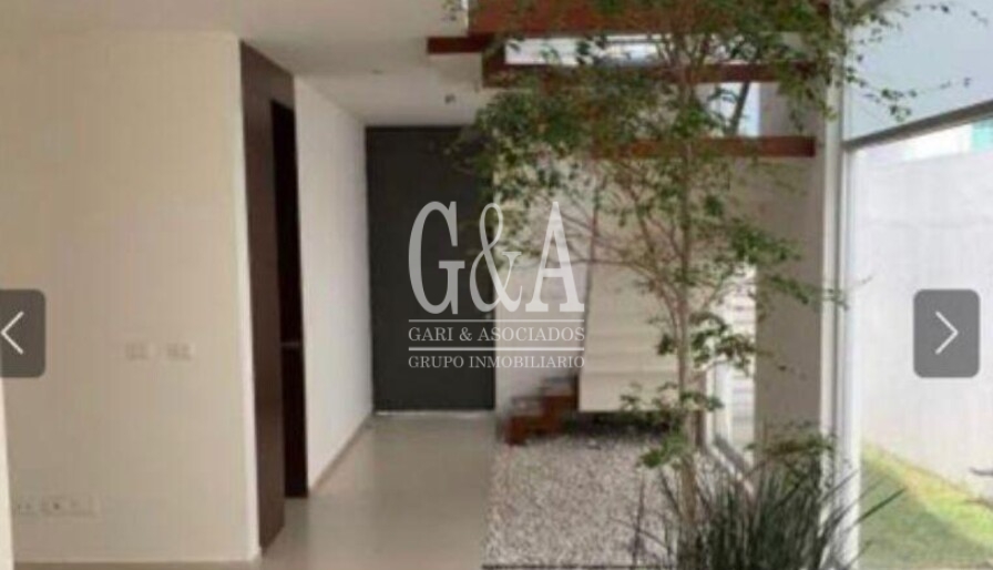 Solares Residencia en Venta