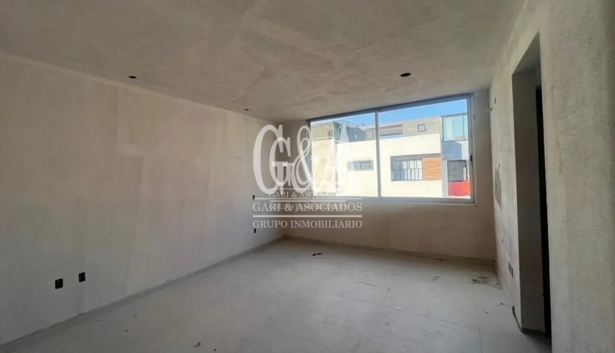 Solares Residencia en Venta