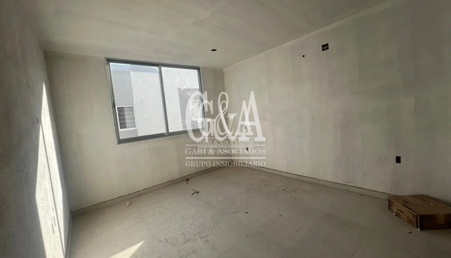 Solares Residencia en Venta