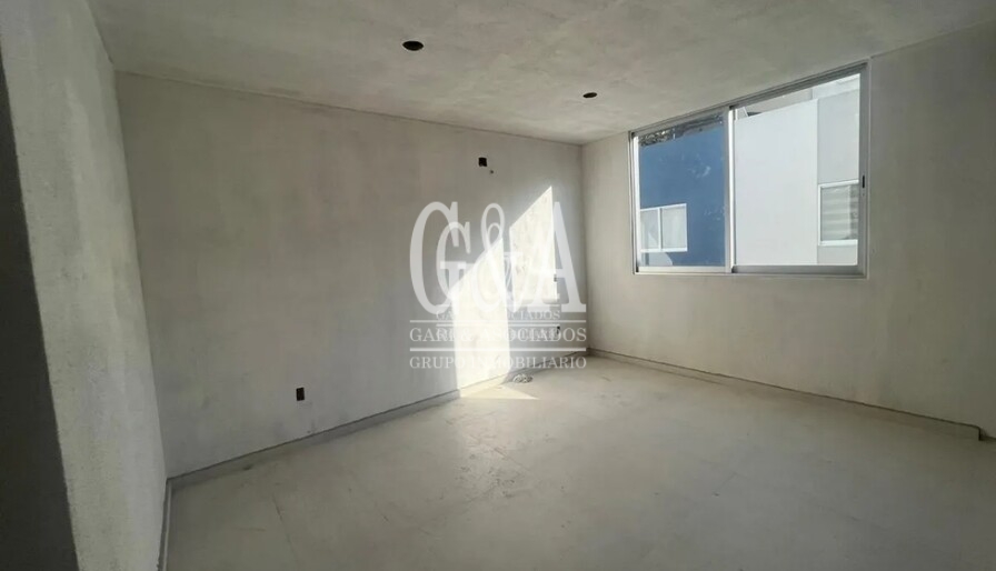 Solares Residencia en Venta