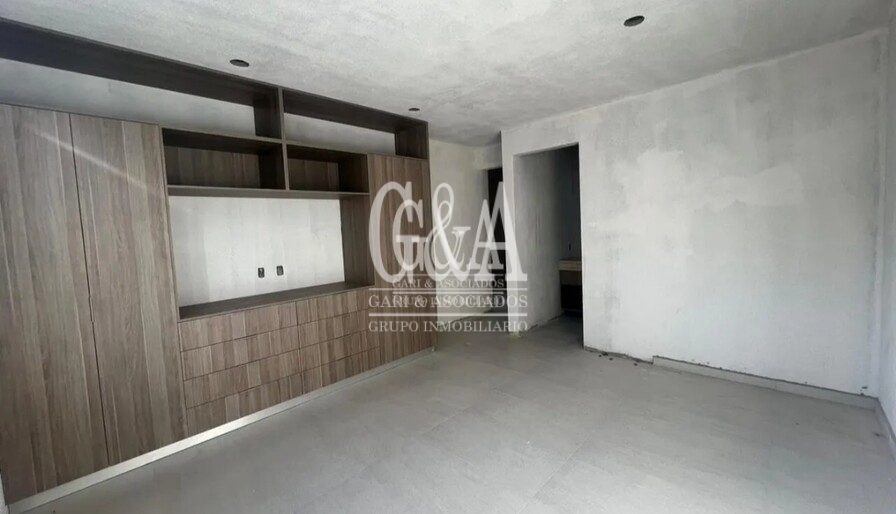 Solares Residencia en Venta