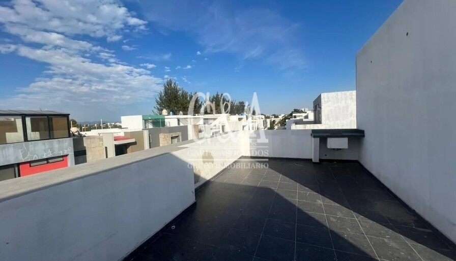 Solares Residencia en Venta