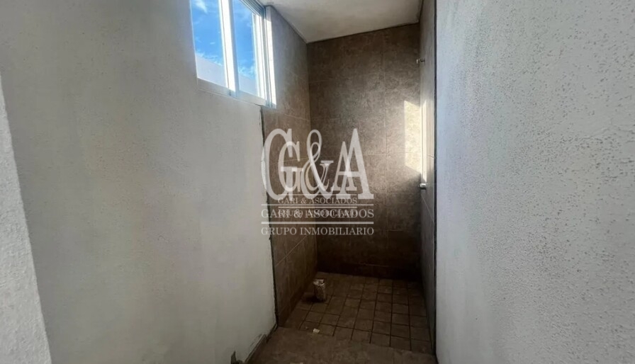 Solares Residencia en Venta