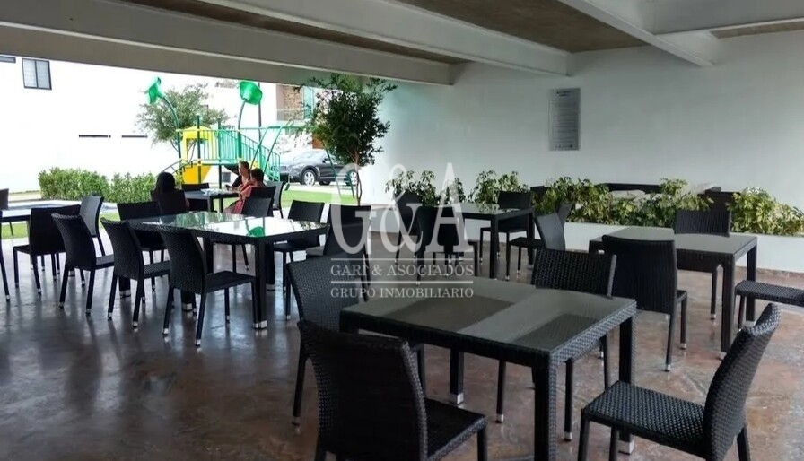 Solares Residencia en Venta