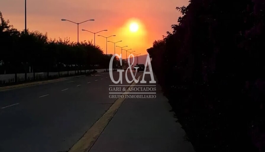 Solares Residencia en Venta