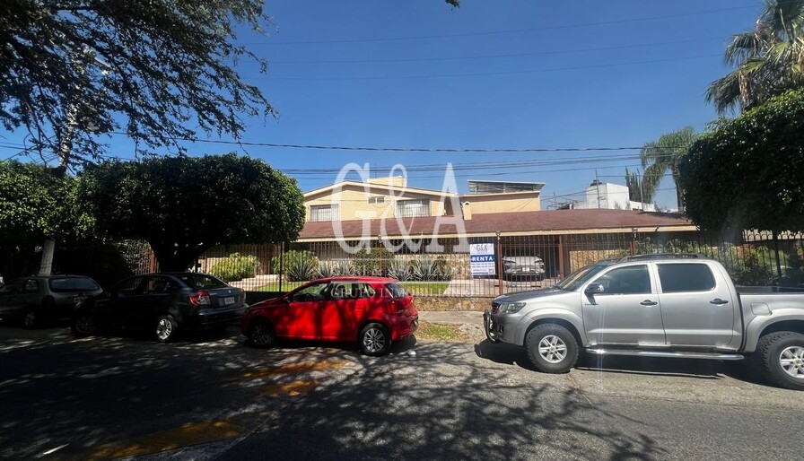 HERMOSA CASA EN JARDINES DE SAN IGNACIO