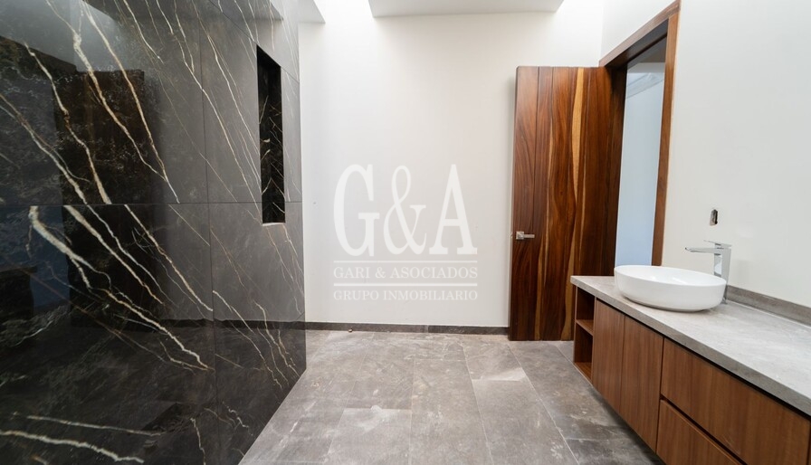 VENTA DE CASA EN VALLE REAL