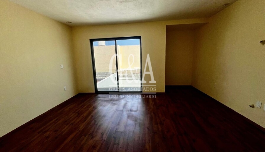 CASA EN VENTA DENTRO DE COTO EN CAMICHIN DE SANTA ANITA