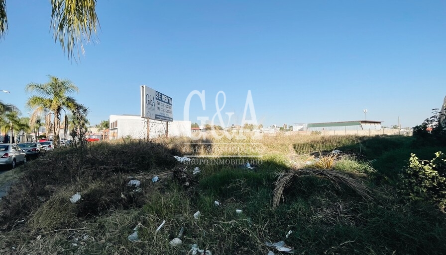 TERRENO EN SERVIDOR PUBLICO SOBRE VALLE DE ATEMAJAC