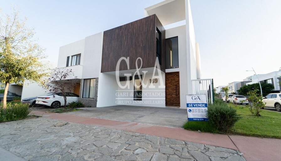 CASA EN VENTA  COTO 2 SOARE