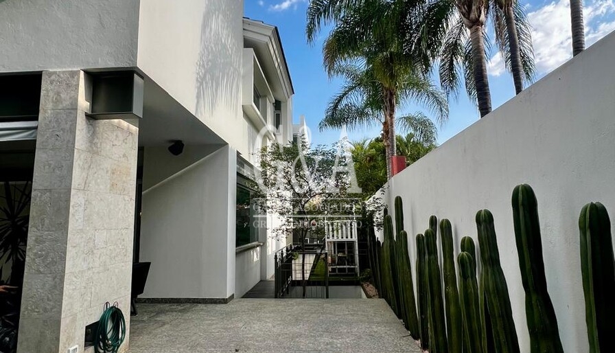 CASA EN VENTA VALLE REAL
