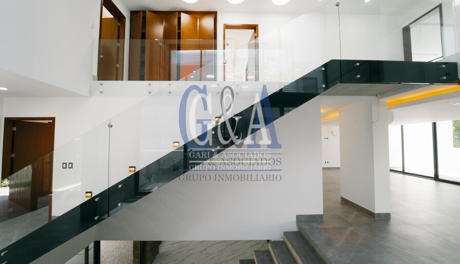 CASA VENTA EN VALLE REAL