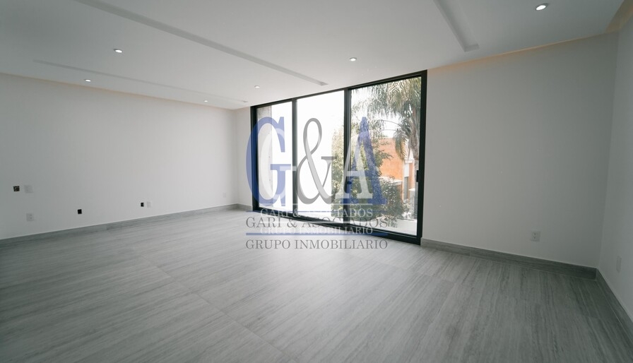 CASA VENTA EN VALLE REAL