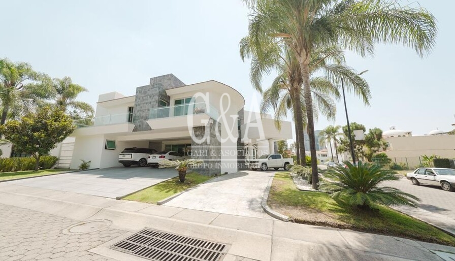 RESIDENCIA DE LUJO EN ZONA DIAMANTE REAL SAN BERNARDO