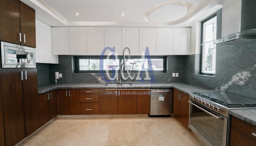 CASA EN VENTA EN COTO VENECIA