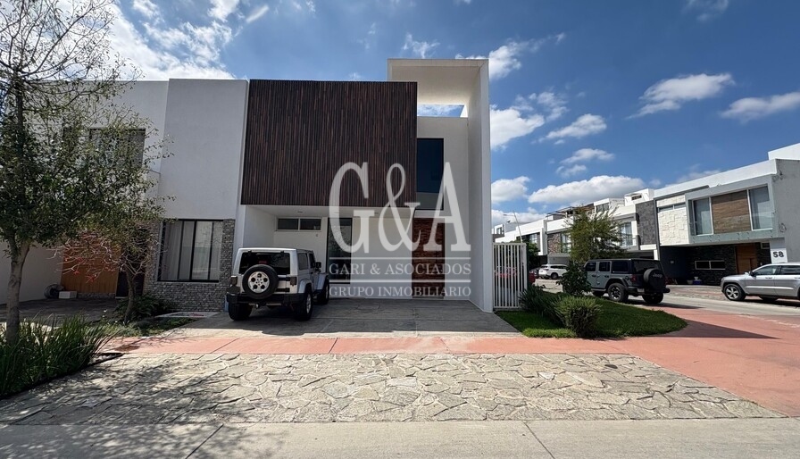 CASA EN VENTA  COTO 2 SOARE