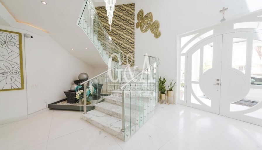 RESIDENCIA DE LUJO EN REAL SAN BERNARDO EN VENTA