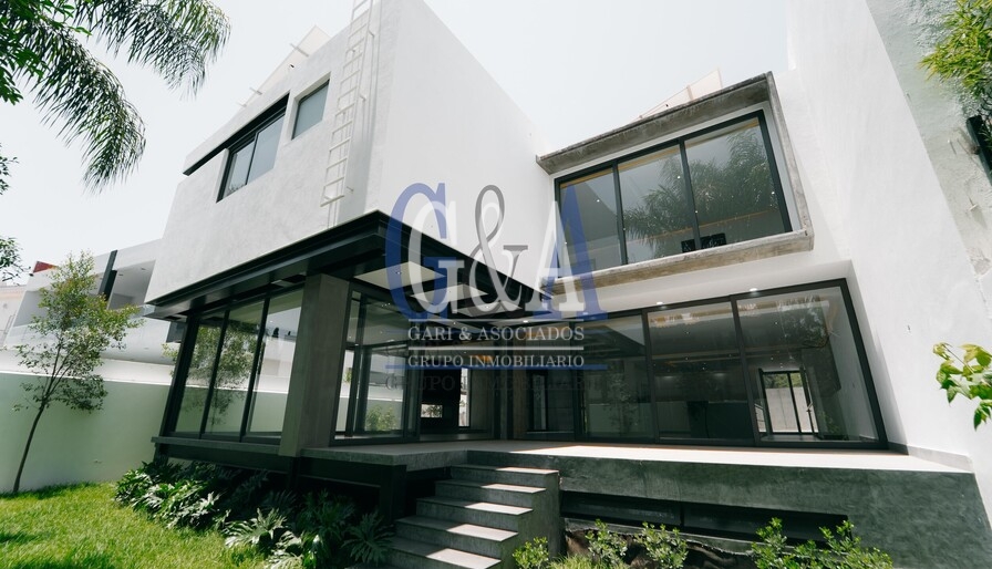 CASA VENTA EN VALLE REAL
