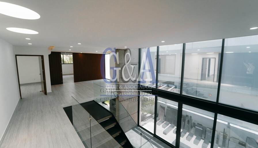 CASA VENTA EN VALLE REAL