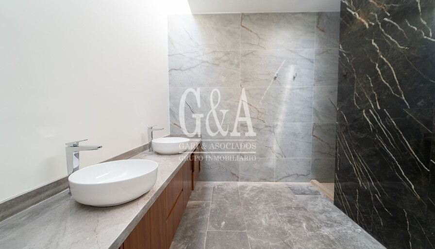 VENTA DE CASA EN VALLE REAL