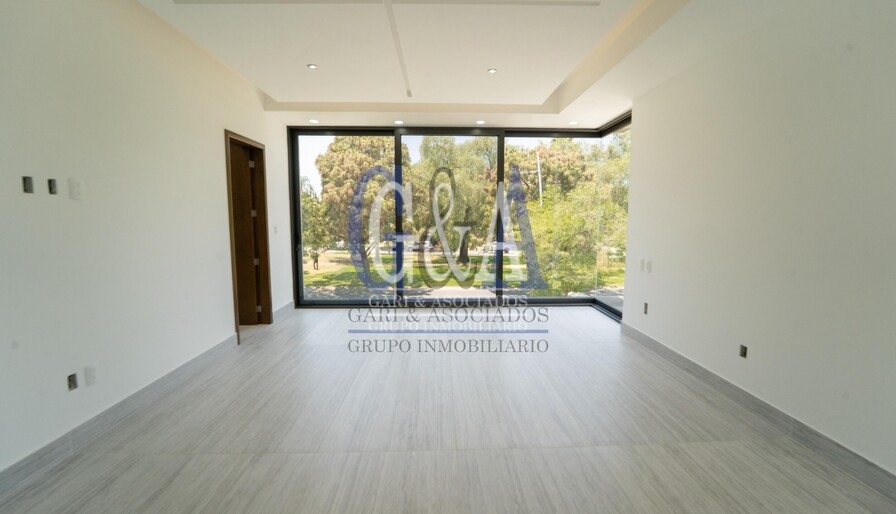 CASA VENTA EN VALLE REAL