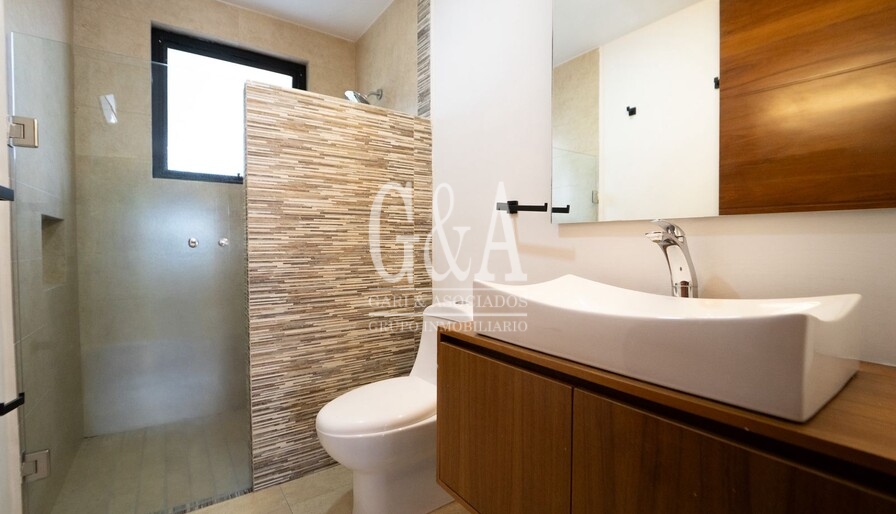CASA EN VENTA VALLE REAL