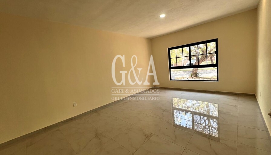 CASA EN VENTA DENTRO DE COTO EN CAMICHIN DE SANTA ANITA