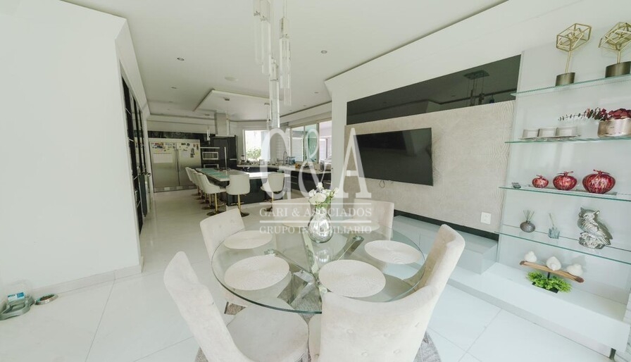 RESIDENCIA DE LUJO EN ZONA DIAMANTE REAL SAN BERNARDO