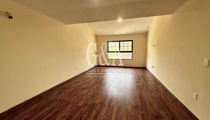 CASA EN VENTA DENTRO DE COTO EN CAMICHIN DE SANTA ANITA