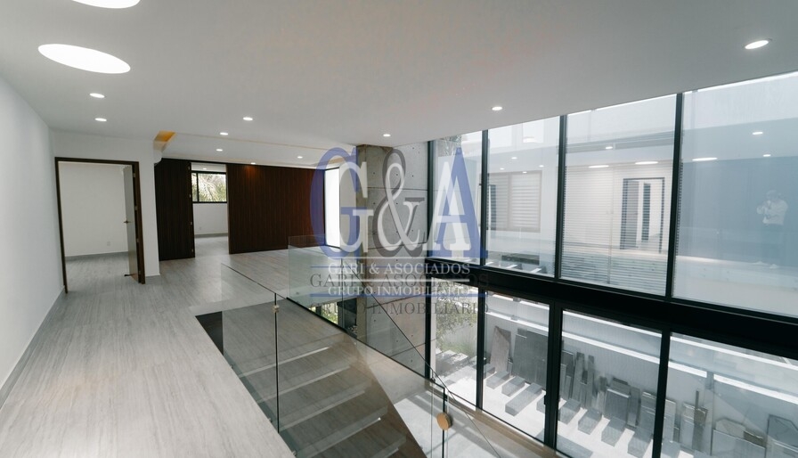 CASA VENTA EN VALLE REAL