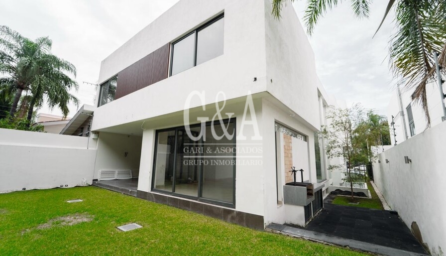 Casa en Venta en Valle Real  San Arturo Norte