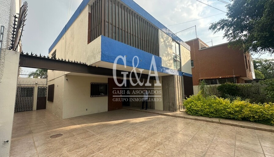 CASA EN VENTA EN CHAPALITA