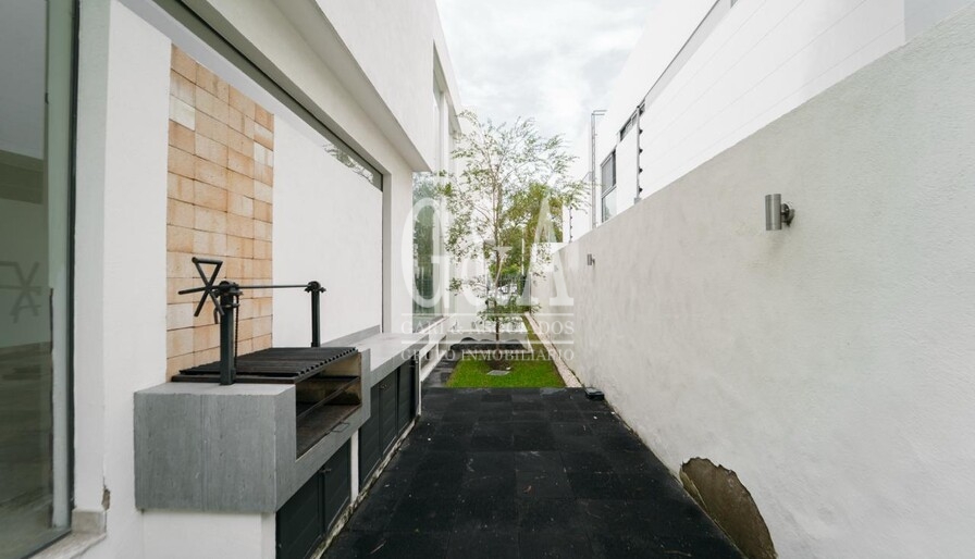 Casa en Venta en Valle Real  San Arturo Norte