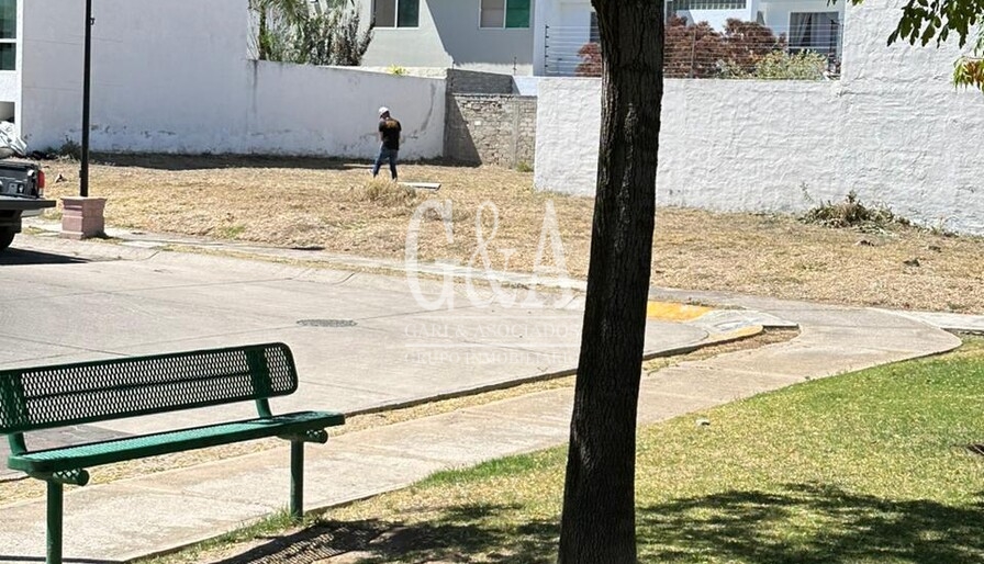 TERRENO EN VENTA EN BOSQUES DE STA. ANITA