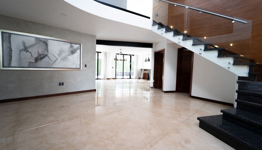 CASA EN VENTA VALLE REAL