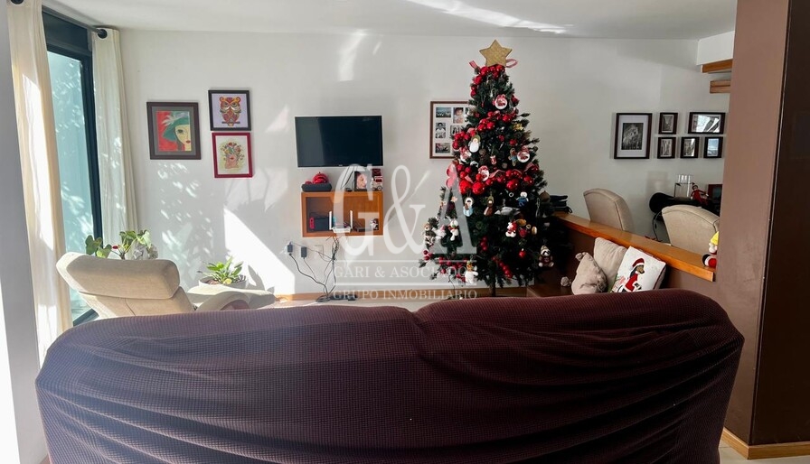 CASA EN VENTA DENTRO DE COTO EN BOSQUES DE SANTA ANITA