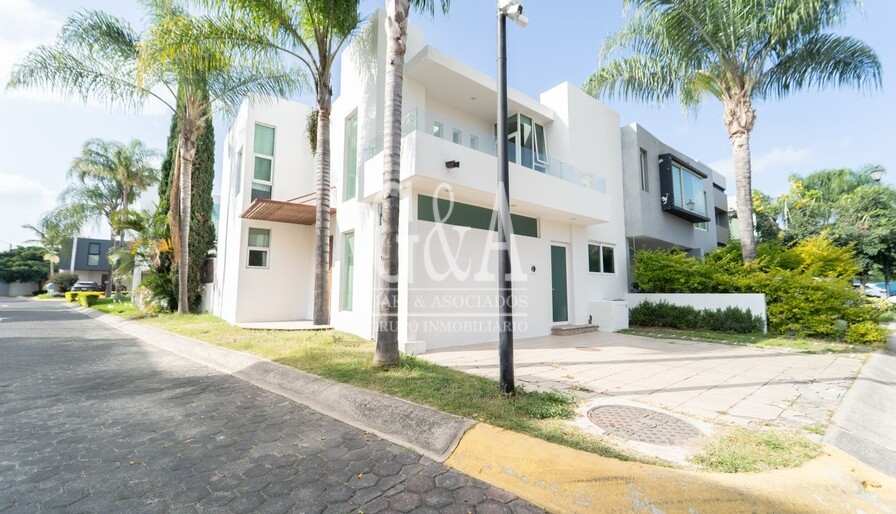 CASA EN VENTA EN PALMA REAL