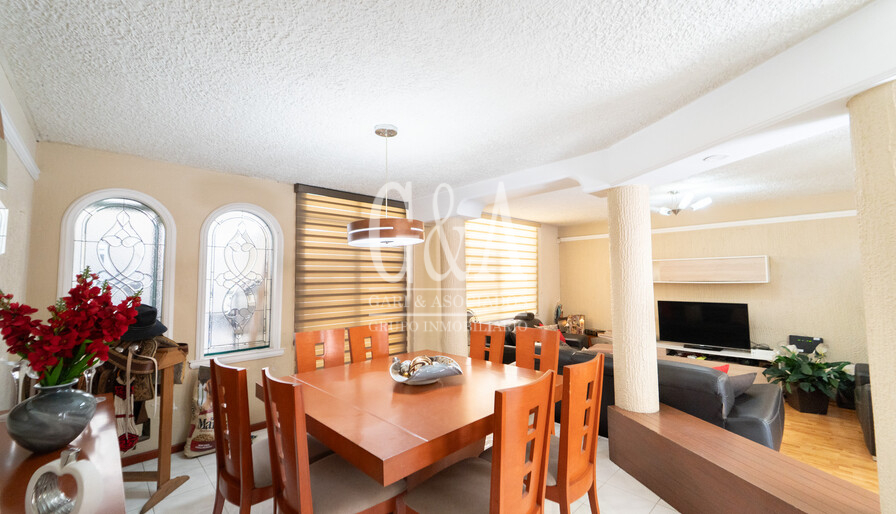 CASA EN VENTA JARDINES DEL BOSQUE