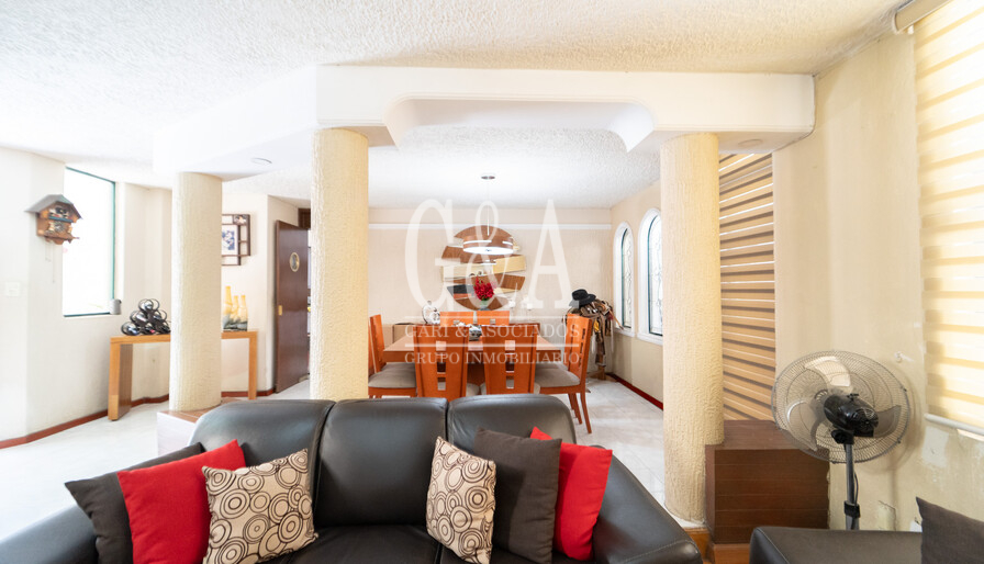 CASA EN VENTA JARDINES DEL BOSQUE