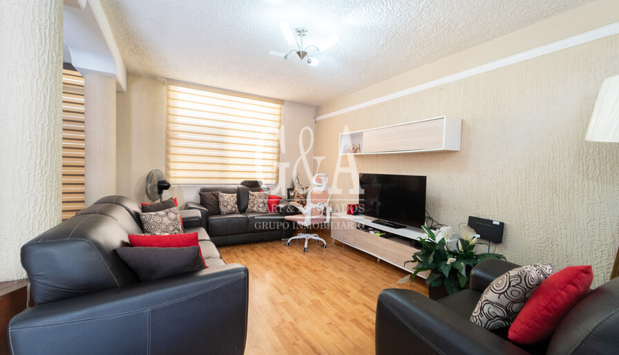 CASA EN VENTA JARDINES DEL BOSQUE