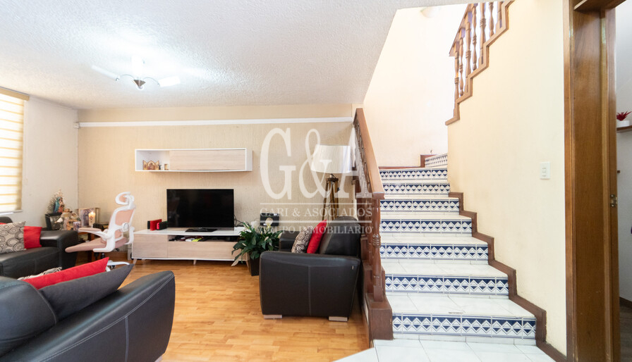 CASA EN VENTA JARDINES DEL BOSQUE