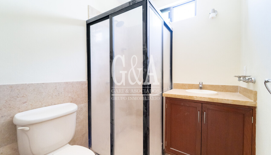 CASA EN RENTA EN VALLE REAL