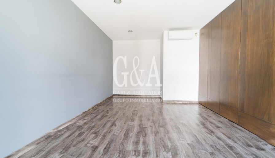 CASA EN RENTA SANTILLANA COTO 1